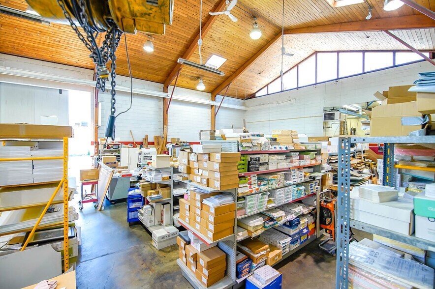 More Photos Of 4918 Napier St, Port Alberni Flex For Sale