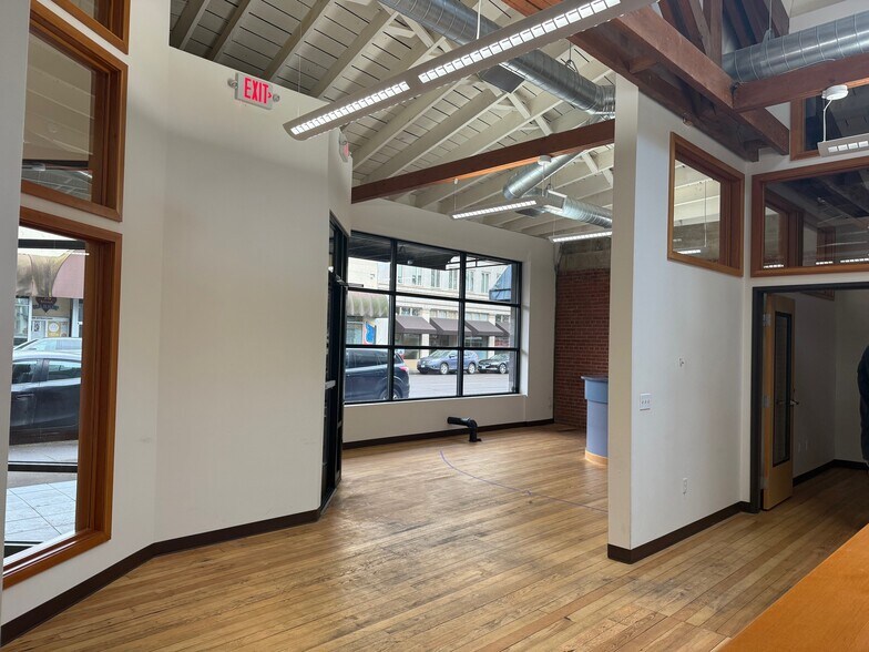 More Photos Of 127 SW 4th St, Corvallis Storefront For Sale