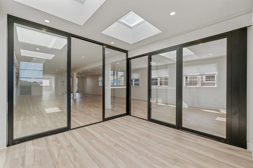 More Photos Of 320 Judah St, San Francisco Loft Creative Space For Lease