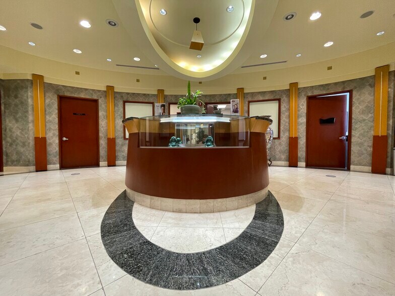 More Photos Of 2550 S Douglas Rd, Coral Gables Medical For Lease