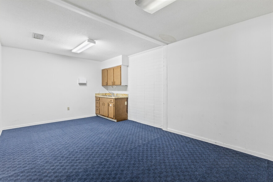 More Photos Of 260 S Marion Ave, Lake City Medical For Lease