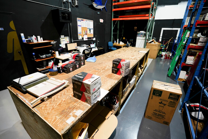 More Photos Of 7865 NW 46th St, Doral Warehouse For Lease