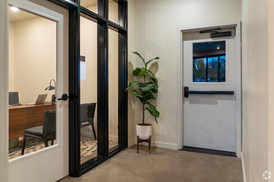 More Photos Of 492 NE 2nd St, Gresham Apartments For Lease