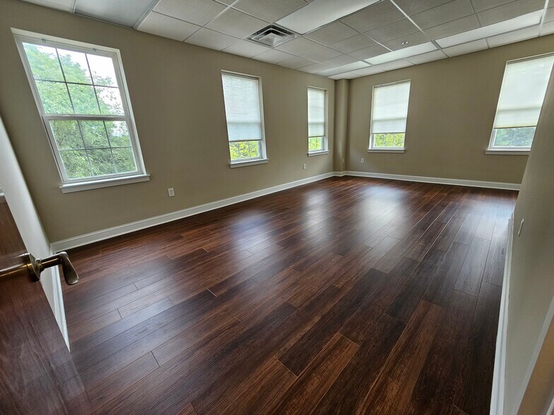 More Photos Of 1221 N Church St, Moorestown Medical For Lease