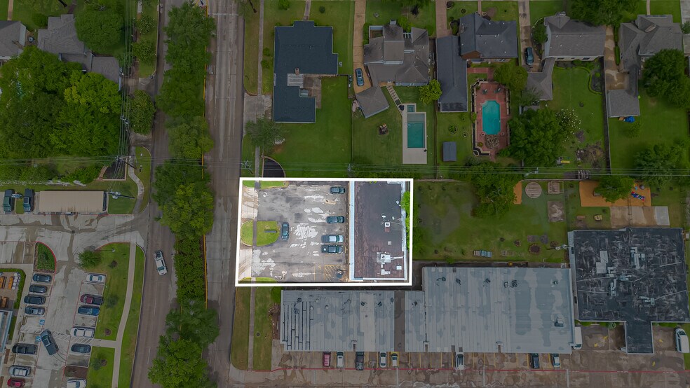 More Photos Of 7410-7412 Senate St, Houston Freestanding For Sale