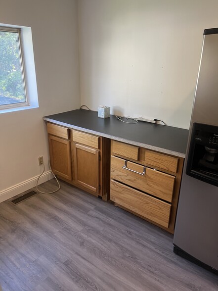 More Photos Of 846 State Highway AT, Villa Ridge Warehouse For Lease