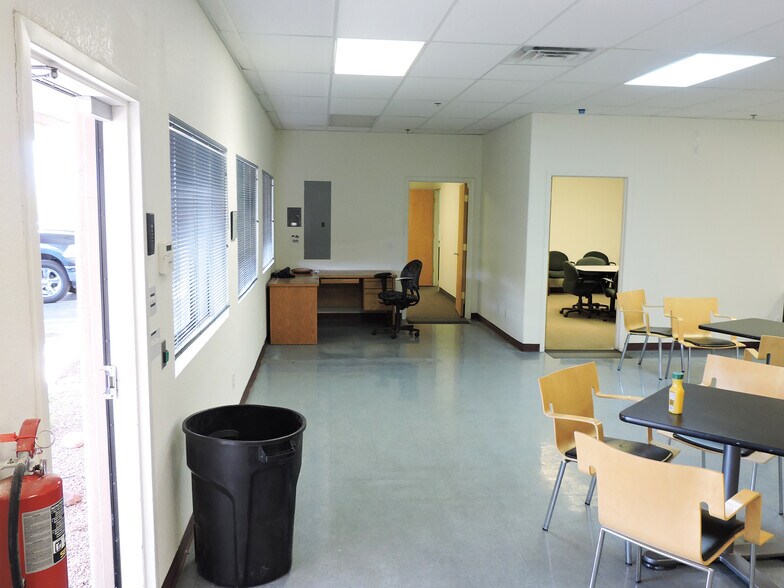 More Photos Of 500 S Willard St, Cottonwood Distribution For Lease