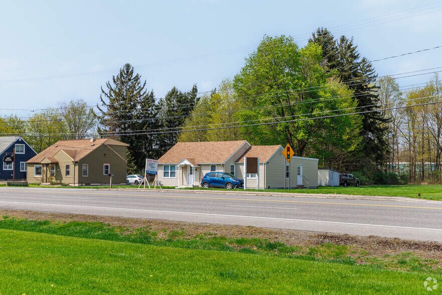 More Photos Of 5905 E Taft Rd, North Syracuse Office For Lease