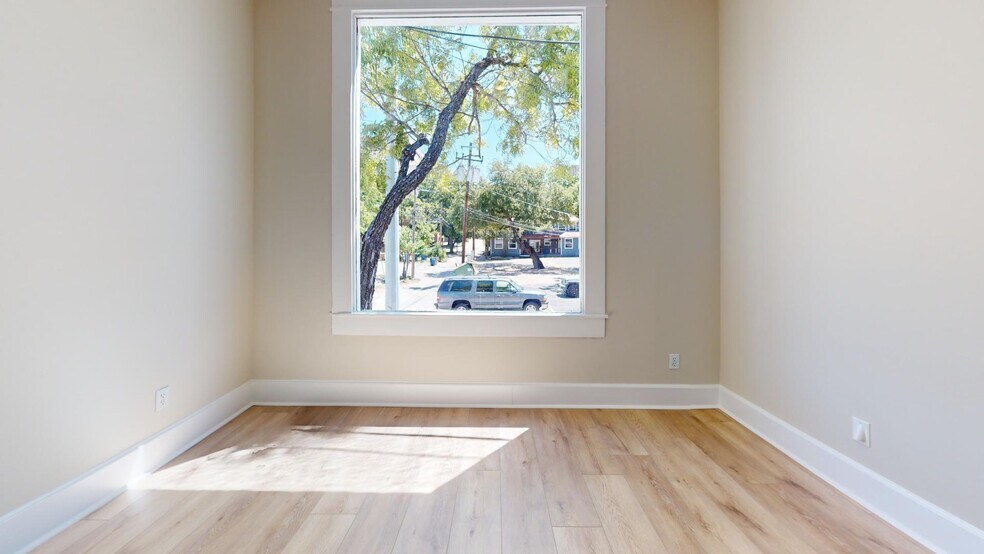 More Photos Of 1205 Rio Grande St, Austin Loft Creative Space For Lease