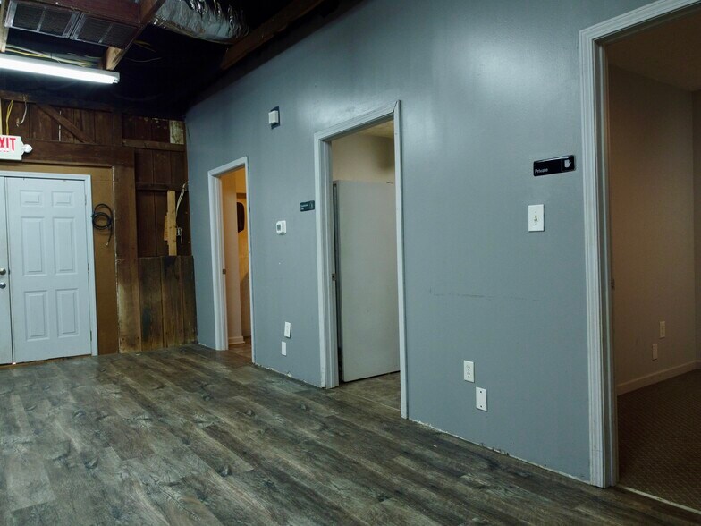 More Photos Of 3095 Highway 11 S, Mansfield Freestanding For Sale
