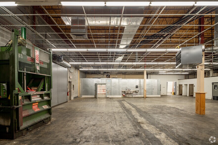 More Photos Of 20425-20427 Plymouth Rd, Detroit Freestanding For Sale