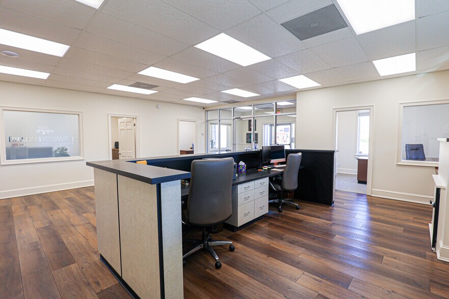 More Photos Of 630 Jefferson St, Paducah Office For Sale