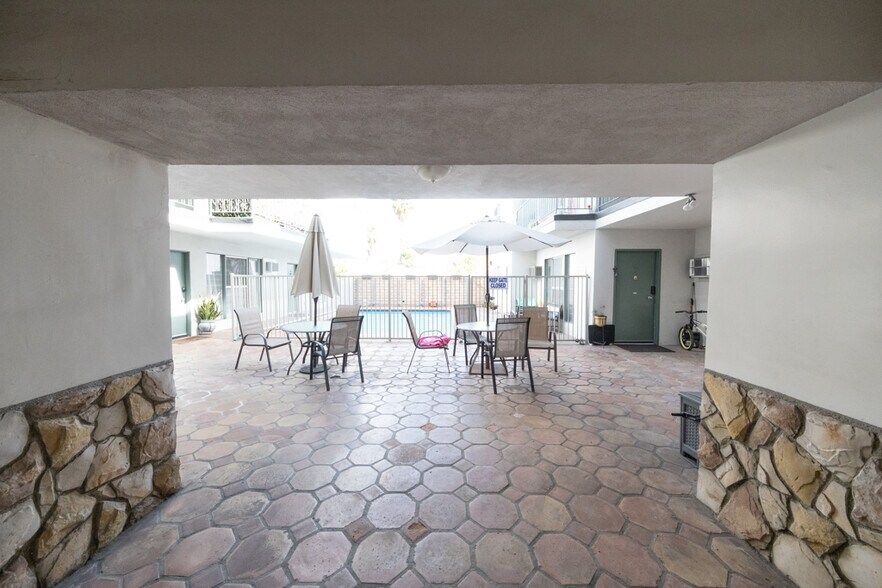 More Photos Of 240 S Doheny Dr, Beverly Hills Apartments For Sale