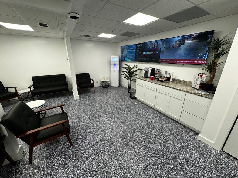 More Photos Of 1540 Hannah Ave, Forest Park Light Distribution For Sale