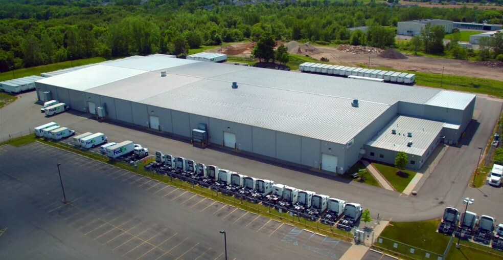 More Photos Of 3378 3 Mile Rd NW, Grand Rapids Distribution For Lease
