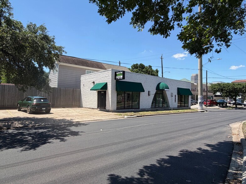 More Photos Of 2016 Montrose Blvd, Houston Freestanding For Lease