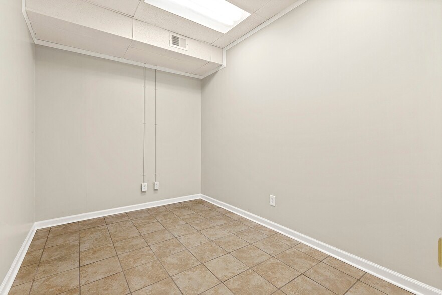 More Photos Of 150 N Steele St, Sanford Office For Sale