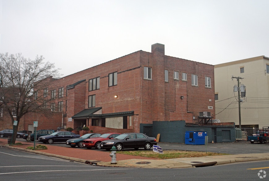 More Photos Of 905-909 Caroline St, Fredericksburg Storefront Retail Office For Lease