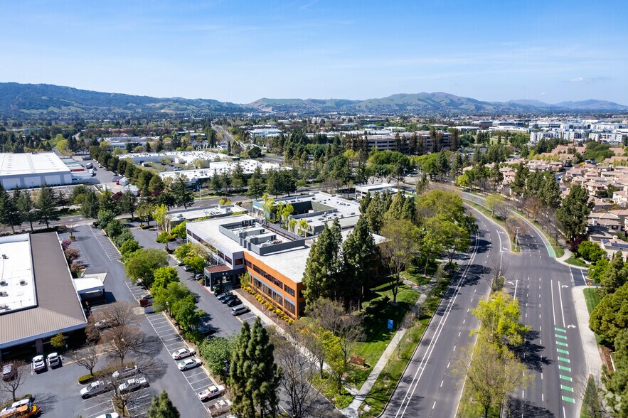 More Photos Of 5674 Stoneridge Dr, Pleasanton Medical For Lease