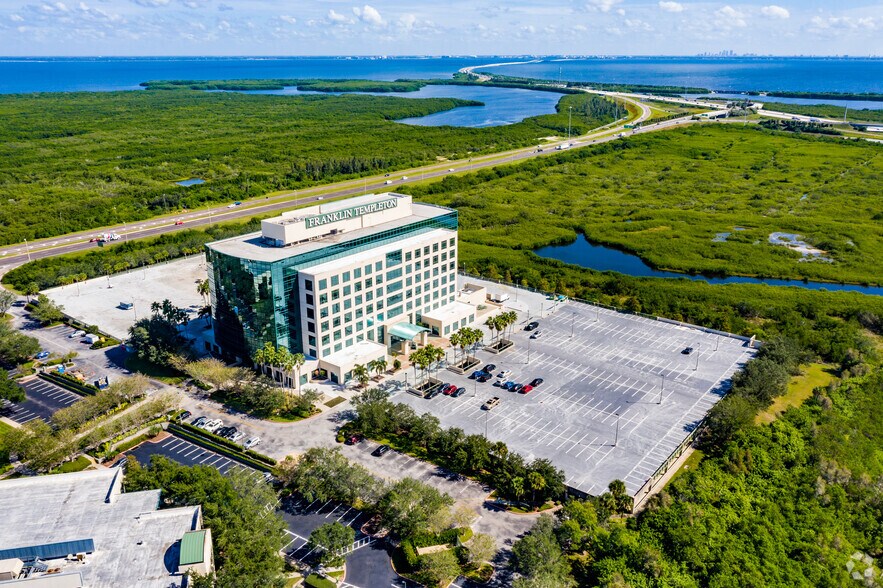 More Photos Of 140 Fountain Pky, Saint Petersburg Office For Lease