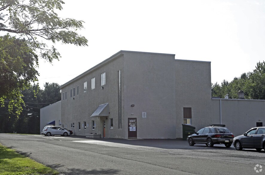 More Photos Of 505 Keystone Rd, Southampton Warehouse For Sale