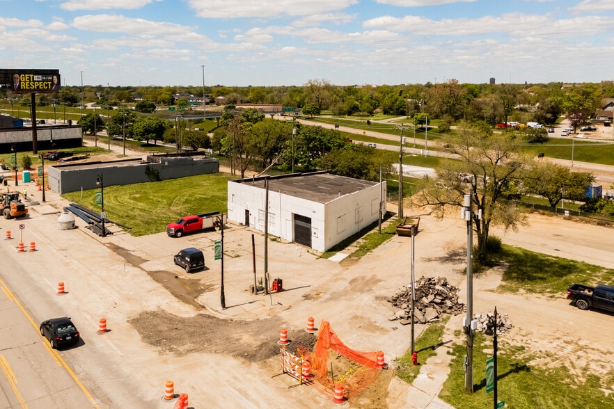 More Photos Of 2300 Michigan Ave, Detroit Auto Repair For Sale