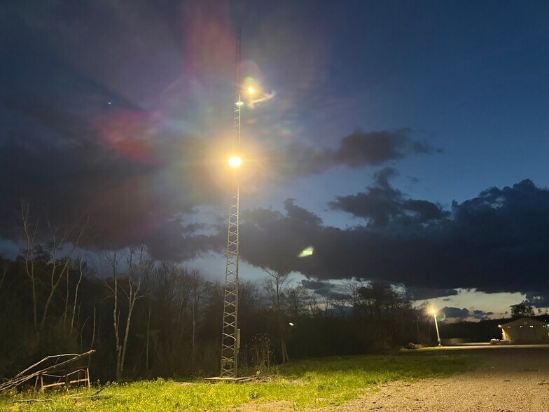 More Photos Of 4881 Pittsburgh Rd, Harrisville Light Distribution For Sale