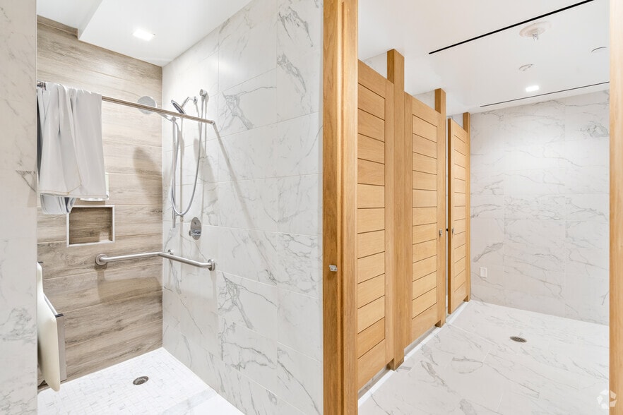 More Photos Of 6400 Arlington Blvd, Falls Church Unknown For Lease