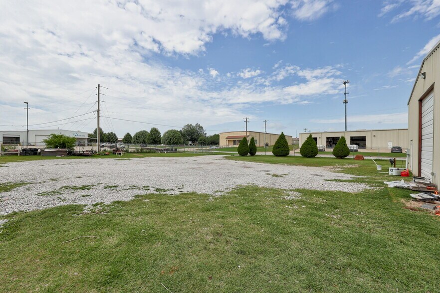 More Photos Of 6712 Pat Ave, Oklahoma City Industrial For Sale