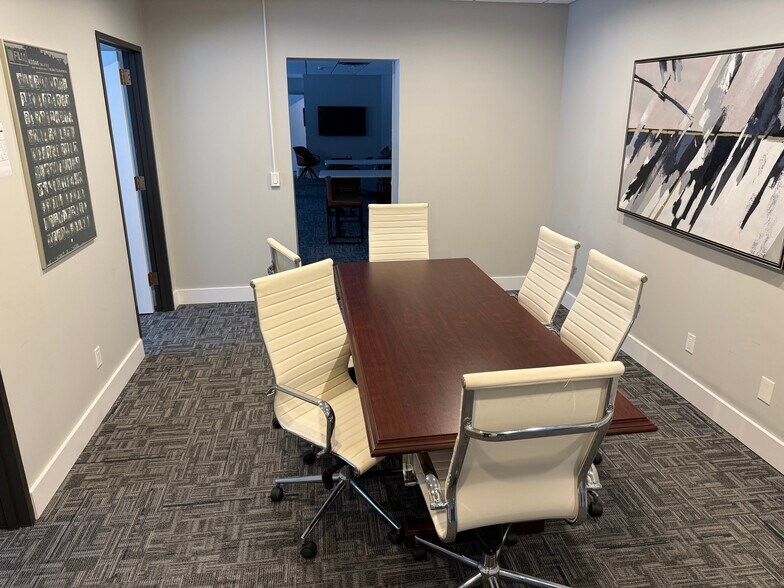 More Photos Of 23689 Industrial Park Dr, Farmington Hills Flex For Lease