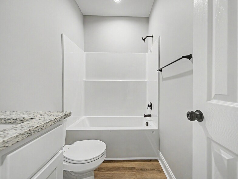More Photos Of 515 Birch St, Adel Apartments For Sale