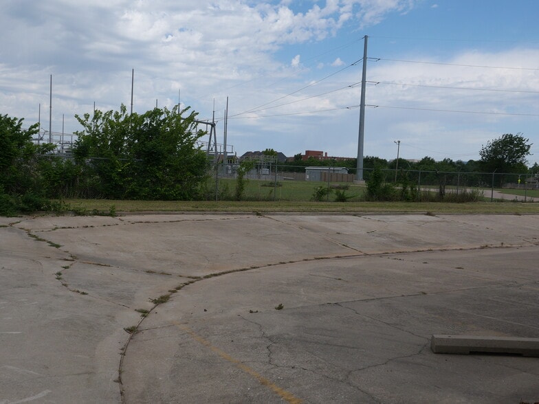 More Photos Of 1364 NE 3rd St, Oklahoma City Warehouse For Sale