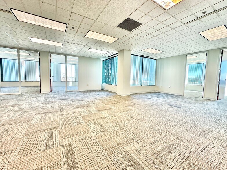 More Photos Of 8001 Broadway, Merrillville Office For Lease