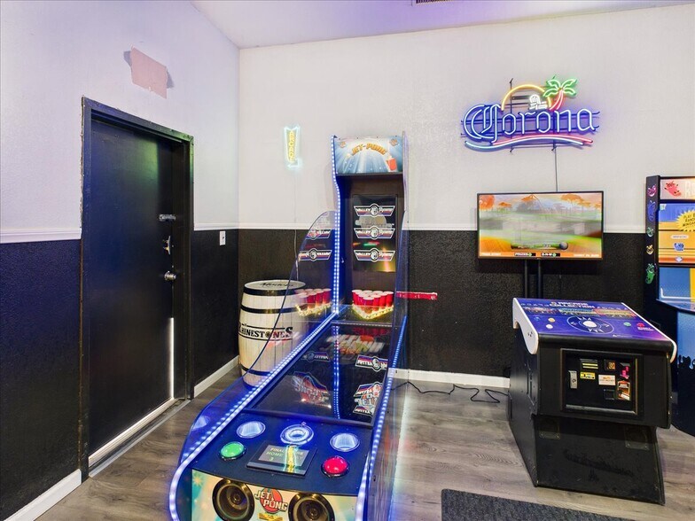 More Photos Of 1700 S Pahrump Valley Blvd, Pahrump Storefront For Sale