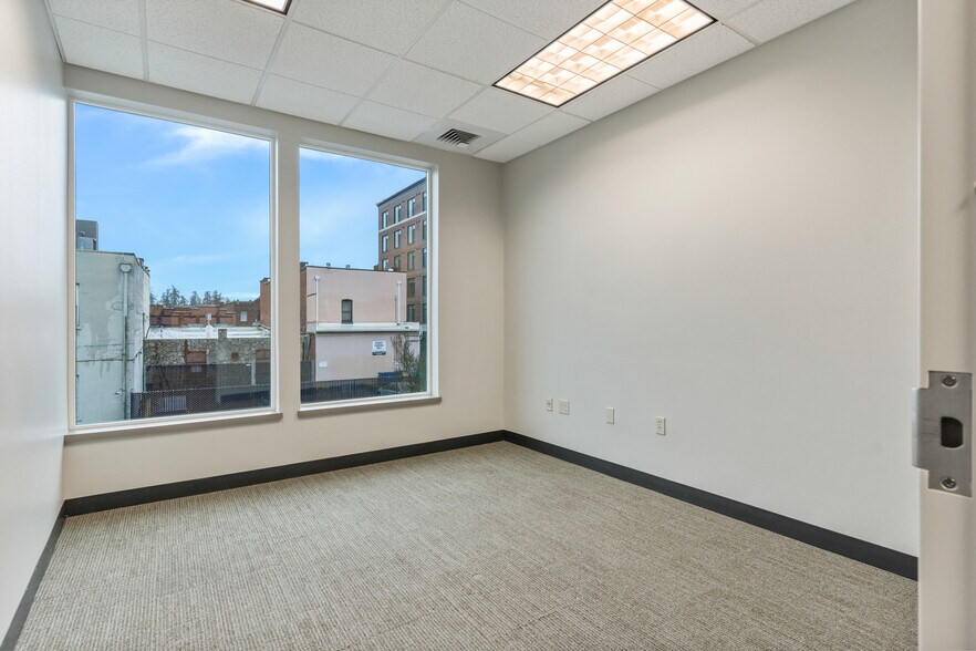 More Photos Of 201 Ferry St SE, Salem Office For Lease