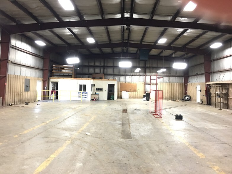 More Photos Of 1363 Carlisle Ave, Bellefontaine Warehouse For Lease