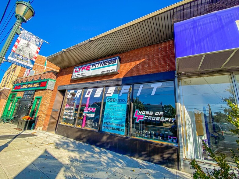 More Photos Of 851 Merrick Rd, Baldwin Storefront For Sale