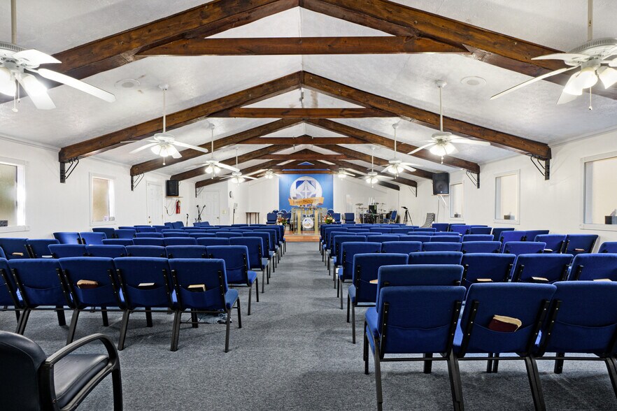 More Photos Of 7345 W Fayetteville Rd, Riverdale Recycling Center For Sale