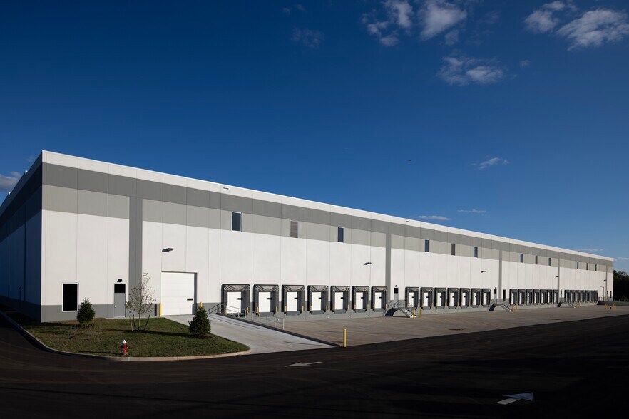 More Photos Of 110 Belmont Dr, Somerset Warehouse For Lease