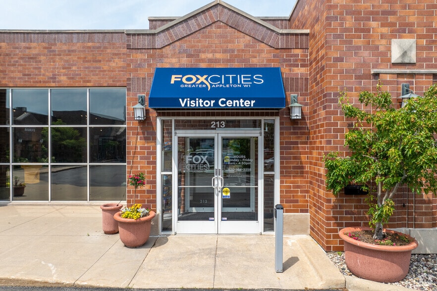 More Photos Of 213-259 S Nicolet Rd, Appleton Freestanding For Lease