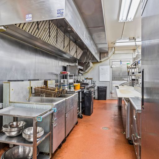 More Photos Of 28747 N Lake Dr, Waterford Restaurant For Lease