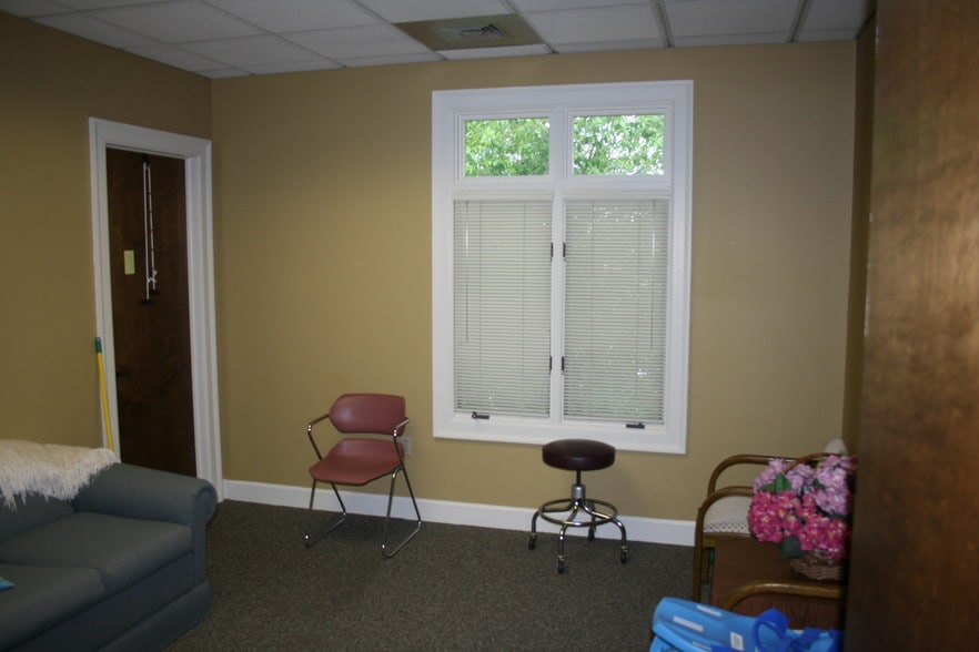 More Photos Of 959 17th St, Columbus Medical For Sale