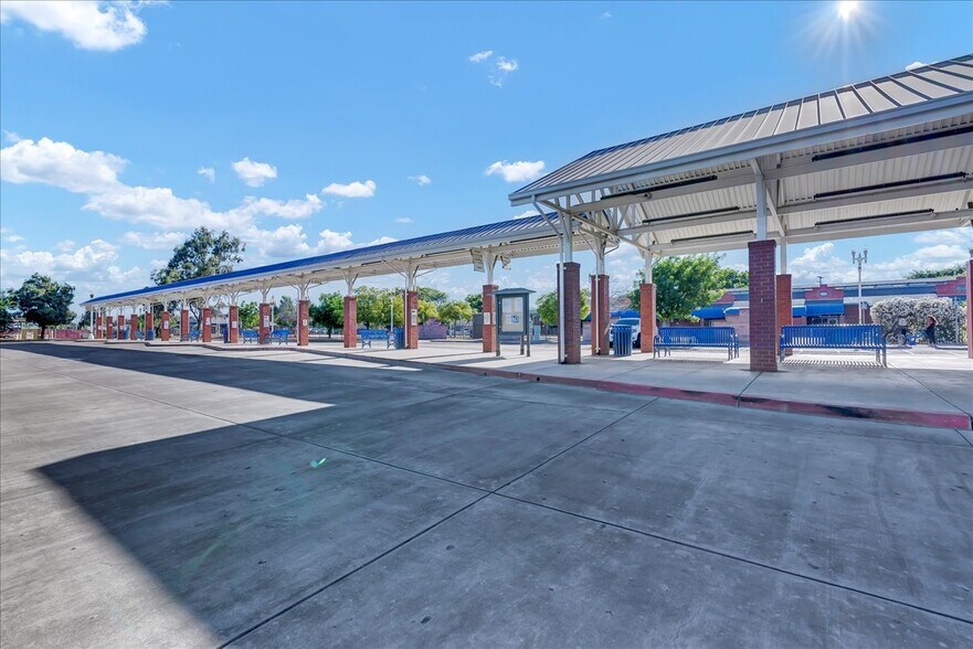 More Photos Of 504 W 7th St, Hanford Freestanding For Sale