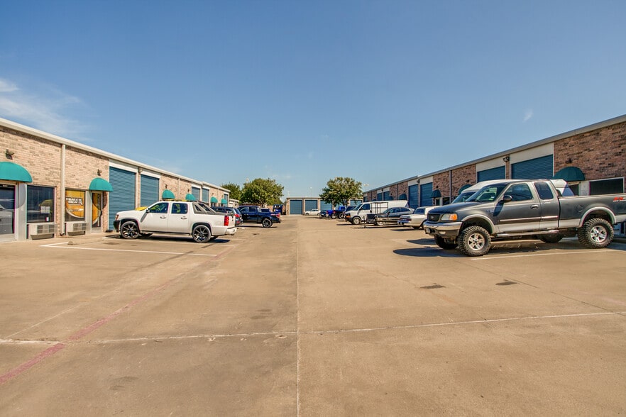 Primary Photo Of 800 Fulgham Rd, Plano Warehouse For Lease