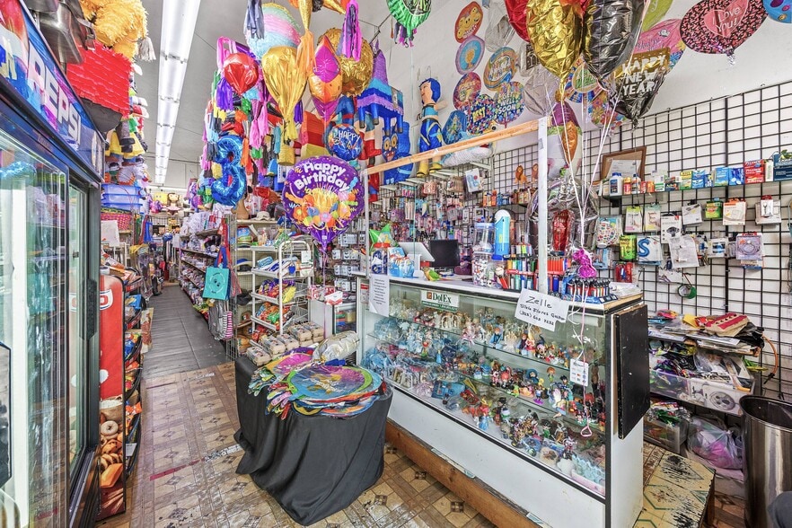 More Photos Of 5001-5007 York Blvd, Los Angeles Storefront For Sale