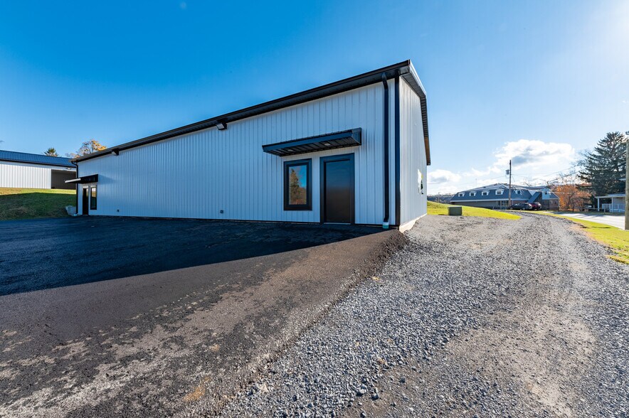 More Photos Of 18 Juneau Ln, Morgantown Flex For Lease