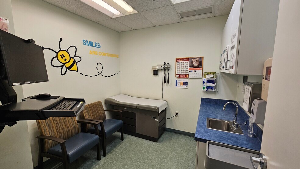 More Photos Of 8051 Prosperity Way, Ruther Glen Office For Sale