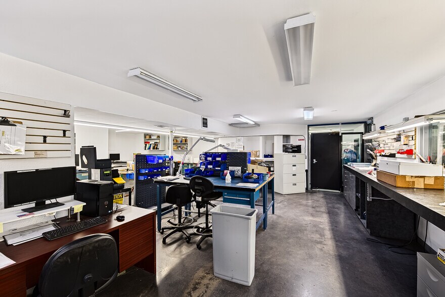 More Photos Of 936-940 NW 1st St, Fort Lauderdale Warehouse For Sale
