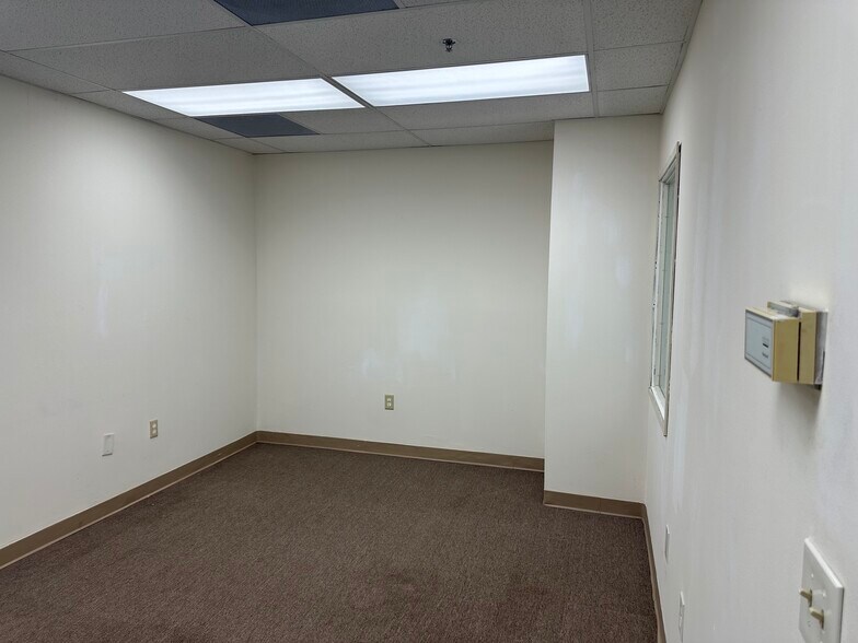 More Photos Of 12335 Denholm Dr, El Monte Warehouse For Lease