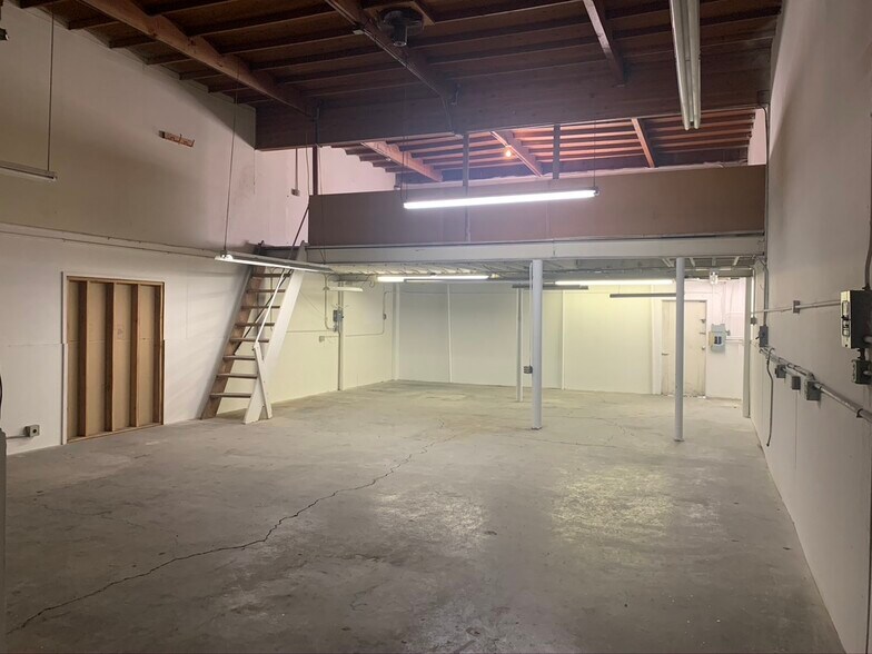 More Photos Of 153-175 N Amphlett Blvd, San Mateo Warehouse For Lease